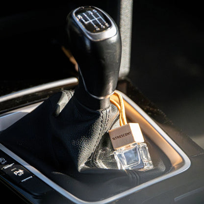 Autoparfum liggend in auto