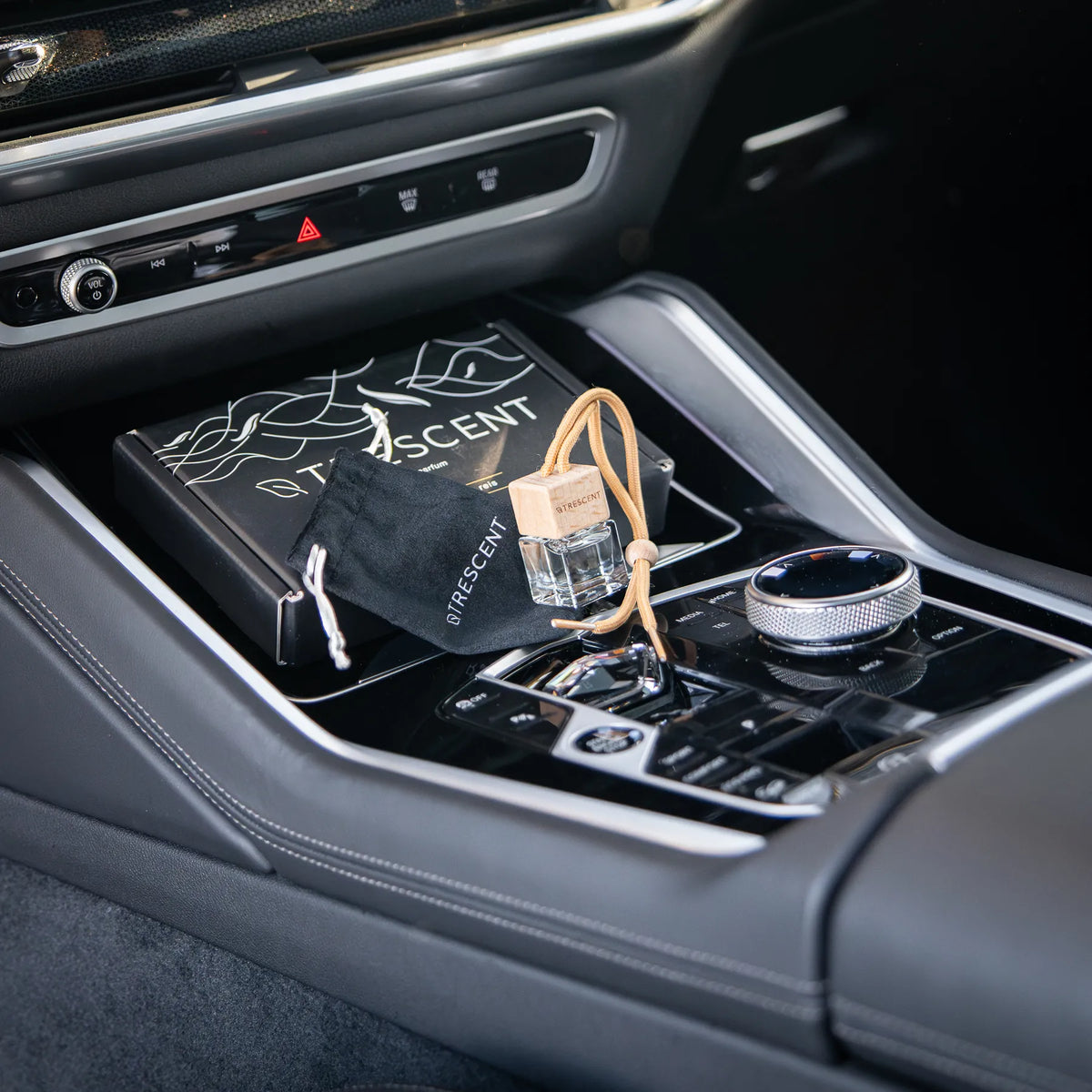 Autogeurtje van Trescent in een bmw